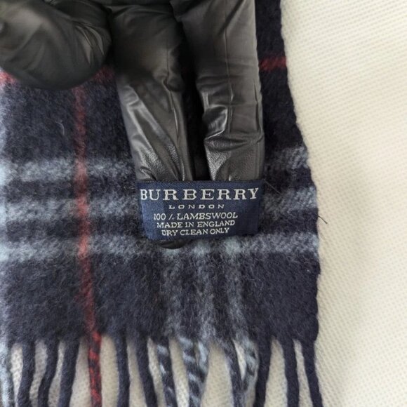 BURBERRY London Classic Nova Check Knit 100% Lambs Wool Fringe Black SCARF - Picture 4 of 6